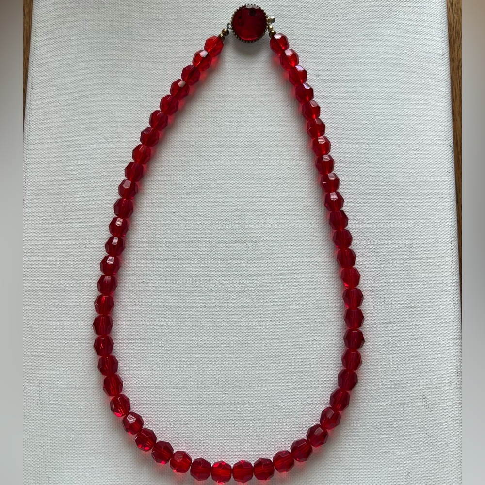 Vintage Red Faceted Glass Beaded Necklace